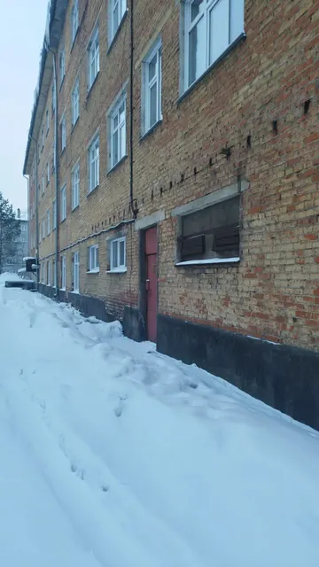 -нежилое здание общей площадью 2 114,9 кв. м, кадастровый номер 42:31:0107050:2738, расположенное по адресу: Кемеровская область – Кузбасс, ул. 50 лет Октября, зд. 7, к. 2. -земельный участок общей площадью 4069 кв. м, кадастровый номер 42:31:0107050:3373, расположенный по адресу: Кемеровская область – Кузбасс, г. Осинники, ул. 50 лет Октября, д. 7.