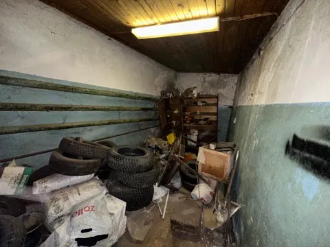Нежилое помещение с кадастровым номером 37:24:020119:650, площадью 77,6 кв.м., расположенного по адресу: Ивановская область, г. Иваново, пр-кт Ленина, д. 92