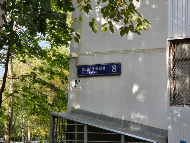 Продажа имущества, находящегося в собственности города Москвы, жилое помещение по адресу: г. Москва, ул. Оборонная, д. 8, кв. 111, общей площадью 62,8 кв. м (этаж № 1), кадастровый номер: 77:02:0010003:5739