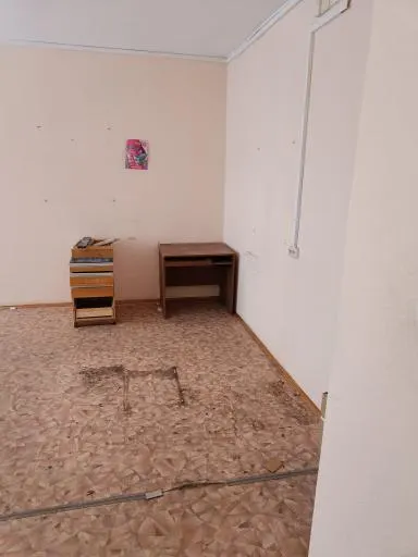 Нежилое помещение № 12 площадью 15,4 кв.м, расположенное на 3 этаже здания по адресу: Вологодская область, муниципальный округ Тотемский, г. Тотьма, ул. Советская, д. 24