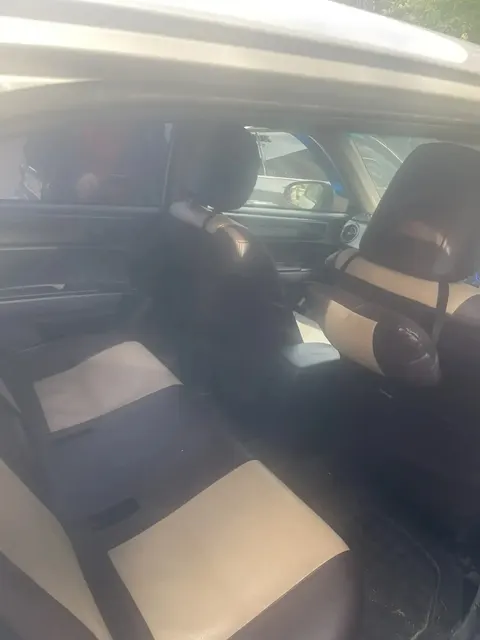 Легковой универсал; TOYOTA; COROLLA FIELDER, 2015 г.в., г/н Н284ЕМ75, номер кузова (прицепа): NZE1648002225, цвет серый. ПТС отсутствует. Автомобиль имеет по всему периметру вмятины, трещины, царапины
