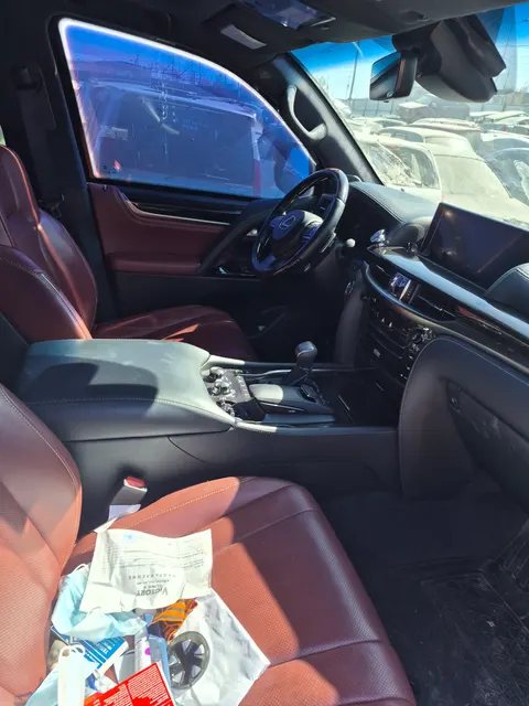 Легковой универсал, LEXUS LX 570, 2016 г.в., цвет черный, VIN: JTJHY00W404209229, все 4 колеса на месте, все стекла целые без трещин. Без внешних повреждений. СОР  и ПТС
