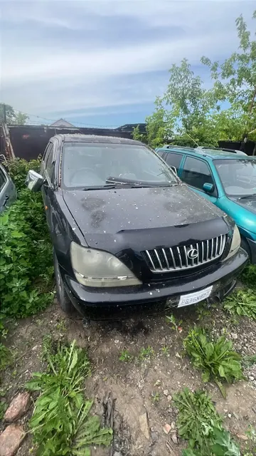 Автомобиль марки Toyota Harrier государственный регистрационный Р836ХВ27, 1999 выпуска, номер кузова - MCU100034885,цвет кузова черный,по корпусу имеются повреждения.