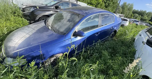 Легковой автомобиль Фольксваген Пассат, VIN №WVWZZZ3CZ7P125865, государственный регистрационный знак К278ЕТ21, цвет кузова синий,кузов имеет следы коррозии, правое переднее крыло черного цвета, левая задняя фара отсутствует, правое наружное зеркало заднего вида сломано, б/у, (21-009680-1)