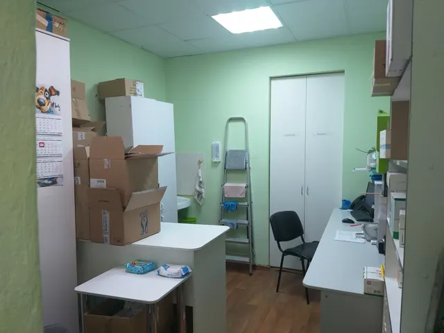 право заключения договора аренды недвижимого имущества на часть нежилого помещения второго этажа с номером на поэтажном плане 97 площадью 21,37 кв. м. из общей площади 324,0 кв. м., нежилое помещение второго этажа с номером на поэтажном плане 121 площадью 12,2 кв.м. общей площадью 33,57 кв.м. в здании главного корпуса, расположенного по адресу: Ярославская область, г. Ярославль, ул. Яковлевская, д.7, для размещения аптечного пункта  

