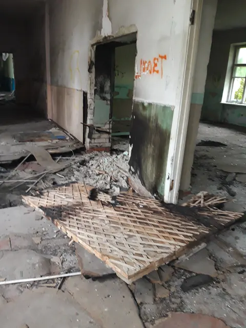 Комплекс объектов движимого и недвижимого имущества, согласно приложению № 1 к информационному сообщению, расположенного по адресу: Амурская область, г. Белогорск, ул. Благовещенская, д. 16 с земельным участком кадастровый номер 28:02:000023:1 площадью 7979 кв.м.