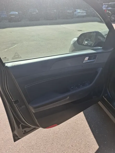 HYUNDAI SONATA (VIN XWEE341FBK0001043)