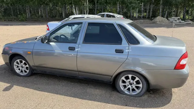 Автомобиль марки  LADA 217030 LADA PRIORA (97*)