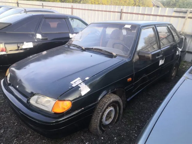 Автомобиль ВАЗ 21150, гос. номер отсутствует, VIN XTA21150043697355, цвет черный, на т/с имеются коррозии на арке левого заднего крыла, углу левой двери, на арке левого переднего крыла имеются вмятина, на лобовом стекле трещина, на правой фаре отсутствует стекло, выдернут правый поворотник, правое переднее колесо спущено, задняя левая дверь выгнута, имеется увеличенный зазор между стойкой и левой задней дверью