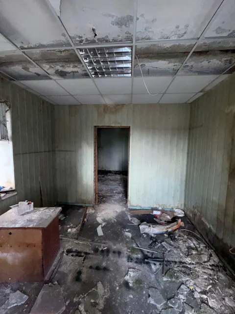 Нежилое здание АБК общей площадью 237,1 кв.м лит. А-2 (кадастровый номер 93:36:0010103:1133), расположенное по адресу: Российская Федерация, Донецкая Народная Республика, городской округ Макеевка, город Макеевка, улица Дорожная, дом 1Г-1, находящееся  в собственности Донецкой Народной Республики
