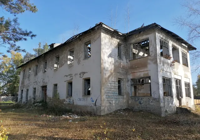 Нежилое здание - детский сад №1, общей площадью 421,2 кв.м.,  с земельным участком, общей площадью 3322 кв.м.