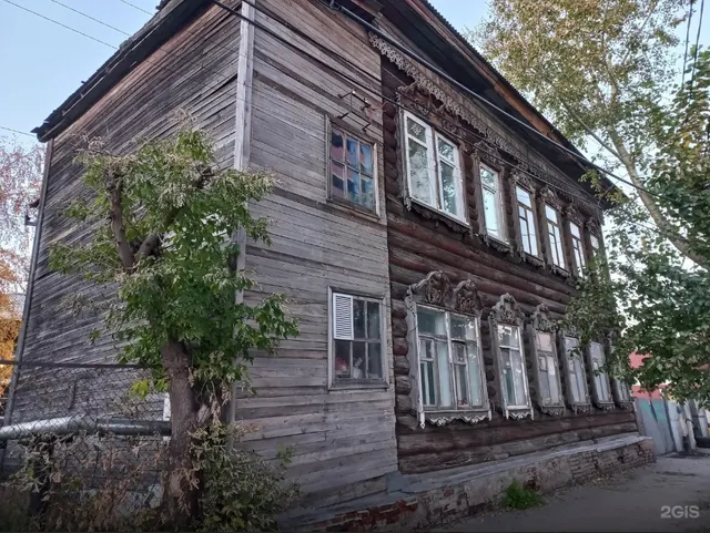 Нежилое здание общей площадью 268,5 кв.м с кадастровым номером 22:63:050322:46, являющееся  объектом культурного наследия «Особняк купеческий», нач. XX в., включенным в единый государственный реестр объектов культурного наследия (памятников истории и культуры) народов Российской Федерации, находящееся в неудовлетворительном состоянии, расположенное по адресу: г.Барнаул, ул.Никитина, 128