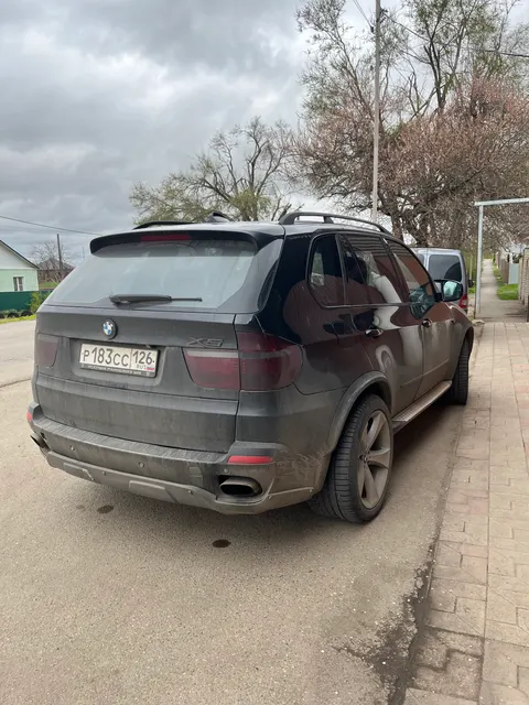 Залоговое имущество должника ИП Солдаткина С.В.: транспортное средство марки БМВ Х5, тип – легковой универсал, год выпуска 2008, идентификационный номер (VIN) WBAFE41060L153477, регистрационный знак Р183СС126, номер кузова (прицепа) WBAFE41060L153477, цвет черный, ограничения: запреты на регистрационные действия, адрес: Ставропольский край, Новоалександровский район, г. Новоалександровск, ул. Объездная, д. б/н.Начальная продажная цена 841 300 рублей. Сумма задатка 130 000 рублей.