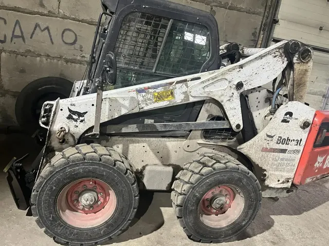 (повторные торги) Погрузчик Bobcat S650, 2017 г.в., г/н 3527ХХ24, заводской № А3NW14240, цвет комбинированный. В рабочем состоянии. Должник ООО «ПромСтрой». Обременения: Арест, запреты на рег. действия. Начальная цена продажи 5012132,10 руб., в т.ч. НДС 903827,10 руб. Задаток 752000,00 руб. (пор. 1678)