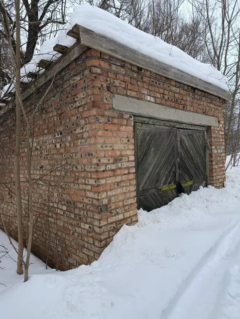 нежилое здание гаража