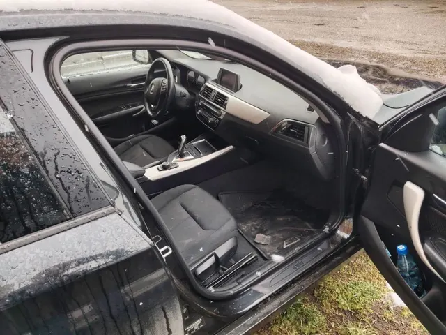 Залоговое имущество должника Ким С.В.: транспортное средство марки BMW 118I, тип – легковой комби (хэтчбек), год выпуска 2018, идентификационный номер (VIN) WBA1R510107B08818, регистрационный знак Р498BB126, номер кузова (прицепа) WBA1R510107B08818, цвет черный, двигатель № 35055211, мощность двигателя 136 л.с, ограничения: запреты на регистрационные действия, адрес: Ставропольский край, г. Пятигорск, ш. Бештаугорское, 14. Начальная продажная цена 1 785 000 рублей. Сумма задатка 270 000 рублей.