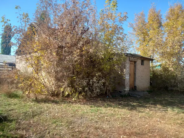 Здание. Наименование: кухня, столовая, площадью 50,0 кв.м., количество этажей, в том числе подземных этажей: 1, в том числе подземных 0, местонахождение объекта: Российская Федерация, Оренбургская область, м. р-н Илекский, с.п. Привольный сельсовет, с. Привольное, пер. Больничный, д. 1, кадастровый номер 56:12:1001001:916