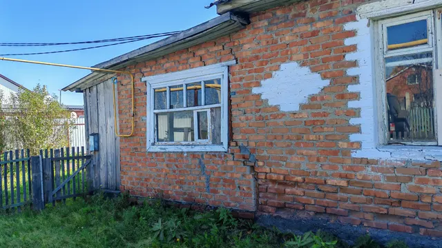 Объект недвижимого имущества: жилой дом, (жилое помещение признано непригодным для проживания), расположенный по адресу: Омская область, Саргатский район, р.п. Саргатское, ул. 40 лет, д. 40, кв. 2 площадью 29 кв.м., кадастровый номер 55:24:050219:125, вид разрешенного использования: дом блокированной застройки, 1990 год завершения