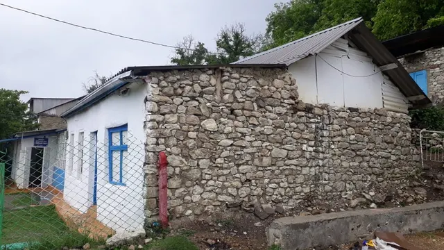 Объект аренды, площадь 27,20 кв. м., номера на поэтажном плане 1 этажа: 1-2, адрес (местонахождение) объекта: 368267, Дагестан Респ, Хунзахский р-н, Хиндах с