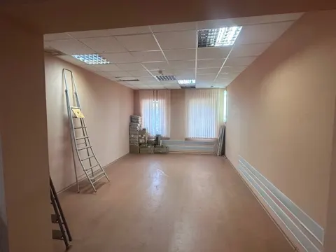 Нежилое помещение с кадастровым номером 37:28:030212:477, площадью 74,8 кв.м., расположенное по адресу: Ивановская область, город Шуя, улица Советская, дом 49, 2 этаж, помещения 1,2,8,9