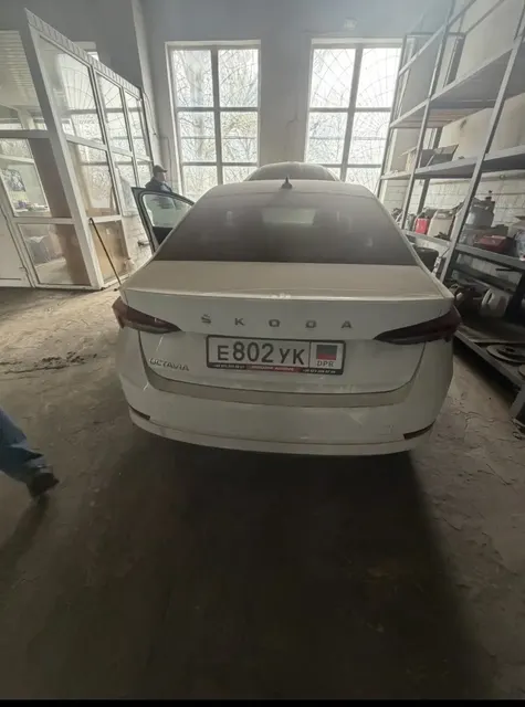 Должник ГУП ДНР "РЦ "ТОРГОВЫЙ ДОМ "УГОЛЬ ДОНБАССА". Автомобиль легковой комби (хэтчбек) SKODA OCTAVIA, 2021 г.в., регистрационный номер Е802УКДНР, цвет белый, VIN: XW8AN4NX3NH008271, ТС 290742. Нач. цена: 1355699,38 руб., в т.ч. НДС 22%. Задаток: 203 360 руб.