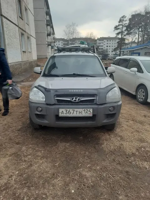 Легковой автомобиль универсал HYUNDAI Tucson, 2009 г.в., г/н A367TH124, VIN KMHJN81BP9U088115, номер кузова KMHJN81BP9U088115, номер двигателя C946550I, цвет серый. Начальная цена продажи 946 000 руб. Задаток 141950 руб.