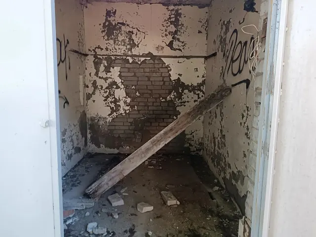 г. Курган, ул. М. Горького, д. 127 а, нежилые помещения в здании ТП  № 93, кадастровый номер: 45:25:070310:4138, площадь 29,7 кв.м.