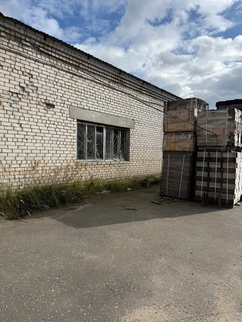 Имущественный комплекс, состоящий из 6 нежилых зданий, сооружений и 5 земельных участков, расположенный по адресу: РМЭ, Медведевский район, д. Ошурга, ул. Строительная (кад. номера и площади зданий, сооружений и земельных участков см. в описании лота)
