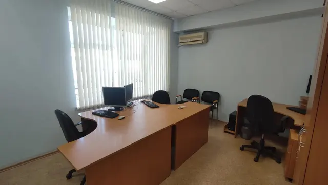 Офис № 214, право субъекта малого предпринимательства и физического лица, не являющегося индивидуальным предпринимателем и применяющего специальный налоговый режим «Налог на профессиональный доход» на заключение договора аренды нежилого помещения в Бизнес-инкубаторе Челябинской области.