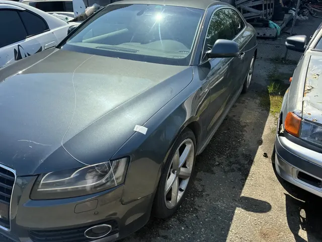 Автомобиль марки АУДИ А5, ГРЗ Р 359 АУ 186, VIN WAUZZZ8T28A043645, г/п 2008, ТС имеет ограничения ФССП на регистрационные действия (ключи и документы отсутствуют, техническое состояние не проверялось, пробег не известен). Имущество продается в том виде, в каком оно есть, в случае продажи возврату/обмену не подлежит. За скрытые дефекты имущества Продавец ответственности не несет.