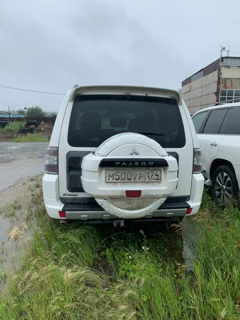 Автомобиль МITSUBISHI PAJERO 3.0 LWB, 2012 года выпуска, VIN JMBLYV93WCJ006931 (один ключ от автомобиля, информация по документам отсутствует)
