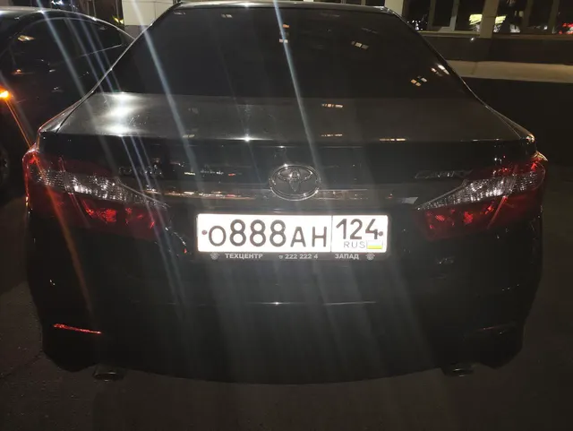 Легковой автомобиль седан TOYOTA CАMRY, 2013г.в., г/н O888AH124, VIN XW7BK4FK40S005217, номер кузова XW7BK4FK40S005217, номер двигателя J675709, цвет черный металлик. Начальная цена продажи 1 343 850 руб. Задаток 201600 руб.