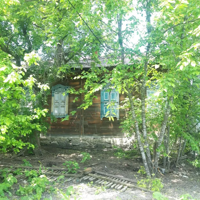 Комплекс им-ва: 1. ЗУ Местоположение установлено относительно ориентира, расположенного в границах участка.Ориентир здание. Почтовый адрес ориентира: край Приморский, г. Партизанск, с. Бровничи, ул. Школьная, дом 30. Пл. 813 +/- 13 кв.м. КН 25:33:130101:5 Категория земель: ЗНП ВРИ: Для размещения отделения связи; 2. здание- отделение почтовой связи Адрес: Российская Федерация, Приморский край, м.о. город Партизанск, с. Бровничи, ул. Школьная, двлд. 30 Пл. 106.9 кв.м. КН 25:33:130101:395