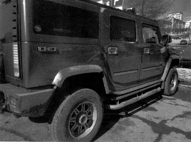 Hummer H2, г/в 2005, г/н А561ВН49.