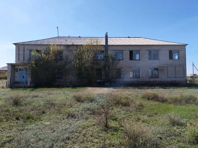 Здание с кадастровым номером 56:11:0703001:666 и земельный участок под ним с кадастровым номером 56:11:0703001:164