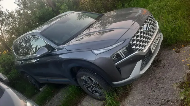 Автомобиль HYUNDAI SANTA FE, 2020 г.в., г.р.з. К404РК29,  VIN KMHS381HHMU318747 + Автомобиль LADA 212140, 2014 г.в., г.р.з. К514ХС29, VIN XTA212140E2168369 + Автомобиль Хёндай Туссон, г.р.з. М972АУ29, VIN KMHJN81BP9U969492. Единый лот. Сопроводительные документы отсутствуют.