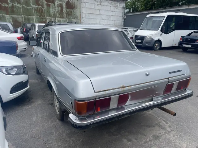 Продажа автомобиля ГАЗ- 3102, 2002 года выпуска