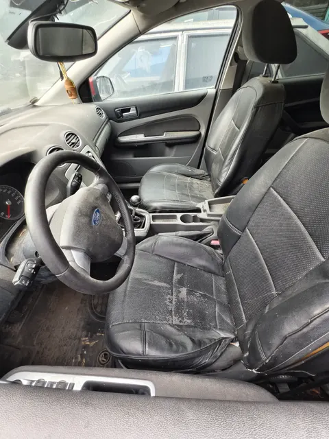 Автомобиль Ford Focus, 2008 г.в., цвет темно-красный, VIN: WFDHXXWPDH8G49982 ТС имеет ограничения ФССП на регистрационные действия (ключи и документы отсутствуют, техническое состояние не проверялось, пробег не известен). Имущество продается в том виде, в каком оно есть, в случае продажи возврату/обмену не подлежит. За скрытые дефекты имущества Продавец ответственности не несет.