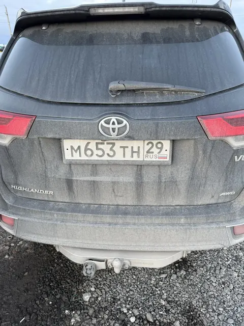 Транспортное средство Toyota Highlander, 2018 года выпуска, цвет - черный, VIN 5TDDZRFH50S822105, государственный номер M653TH29. Состояние ТС: в рабочем состоянии, небольшие царапины и сколы ЛКП, подкапотное пространство проверено, пробег 126370 км.
