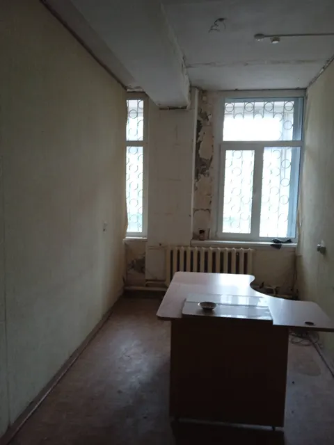 Встроенное помещение в жилом доме («Колыма банк») секция 4, общей площадью 202,20 кв. м
