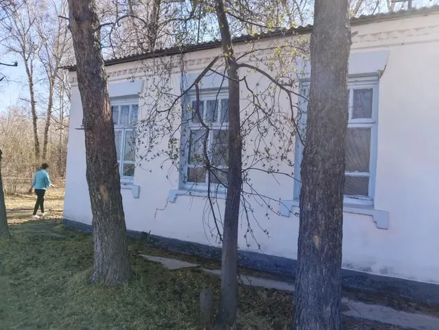 Нежилое помещение, кадастровый номер 28:09:011108:476, площадь 78,2 кв.м., расположенное по адресу: Амурская область, Белогорский м.о, с. Некрасовка, ул. Денисенко, д. 24. Имущество сдается в аренду сроком - 5 (пять) лет.