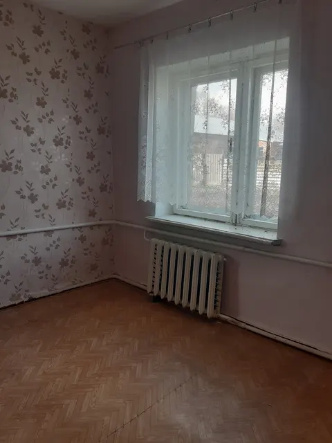 Продажа земельного участка площадью 913,0 кв.м, с расположенными на нем объектами недвижимого имущества – нежилое здание, площадью 121,1 кв.м, нежилое одноэтажное здание, площадью 52,6 кв.м, комплекс складских помещений, площадью 23,5 кв.м, комплекс складских помещений, площадью 46,6 кв.м, нежилое здание лаборатории, площадью 122,2 кв.м, нежилое здание, площадью 35,5 кв.м, нежилое здание, площадью 47,4 кв.м, по адресу: Саратовская область, р.п Духовницкое, ул. А. Марчука, д.11 а.