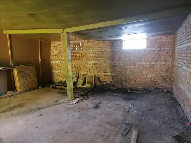 помещение площадью 33,6 кв.м., с кадастровым номером 60:08:0010202:67, расположенное по адресу: Псковская область, Локнянский муниципальный округ, рп. Локня, ул. Комсомольская, д.66, пом.1001