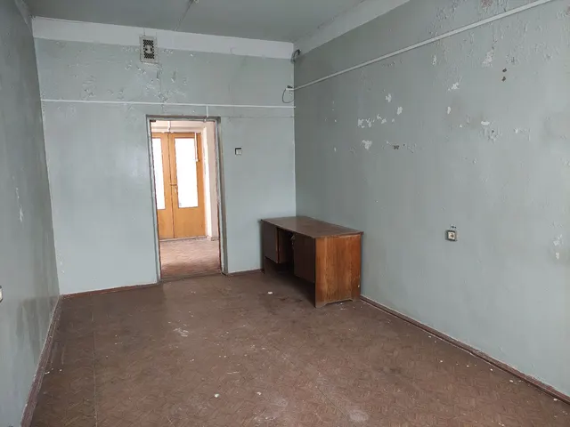Нежилое помещение с кадастровым номером 37:08:050307:367, площадью 17,7 кв.м., расположенное по адресу: Ивановская область, р-н Комсомольский, г. Комсомольск, ул. Люлина, д. 16, пом. 69 (3 этаж, лит.А).