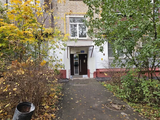 Продажа имущества, находящегося в собственности города Москвы: жилое помещение по адресу: г. Москва, ул. Лётчика Бабушкина, д. 4, кв. 34, ком. 2, площадью 18,8 кв. м. (Этаж № 2), кадастровый номер: 77:02:0010017:4065