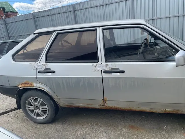 ВАЗ 21093 г.р.з. С262ХР72, г.в. 2001 (ключи и документы отсутствуют, техническое состояние не проверялось, пробег не известен). Имущество продается в том виде, в каком оно есть, в случае продажи возврату/обмену не подлежит. За скрытые дефекты имущества Продавец ответственности не несет.