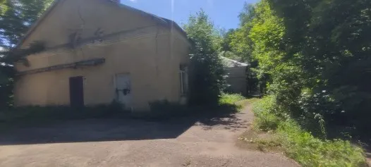 Помещения (комнаты 1, 2, 3, 17, 18) с кадастровым номером 67:08:0010245:118, площадью 100,6 кв.м, по адресу: Смоленская область, Ельнинский район, г. Ельня, ул. Энгельса, д. 7