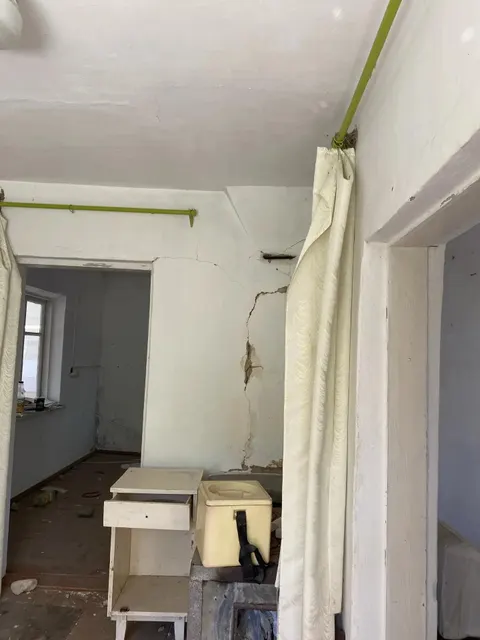 Нежилое здание (ФАП) площадь – 65 кв. м, кадастровый номер 90:01:100201:472 с земельным участком общей площадью 356 кв.м. кадастровый номер 90:01:100201:453, категория земель: Земли населённых пунктов, вид разрешенного использования: общественное управление, на котором расположено данное здание по адресу: Республика Крым, Бахчисарайский район, с. Богатырь, ул. Шевченко д. 12
