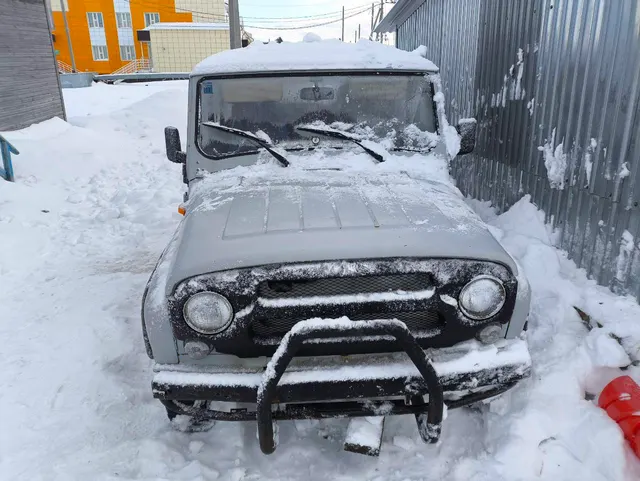 Автомобиль УАЗ-3153