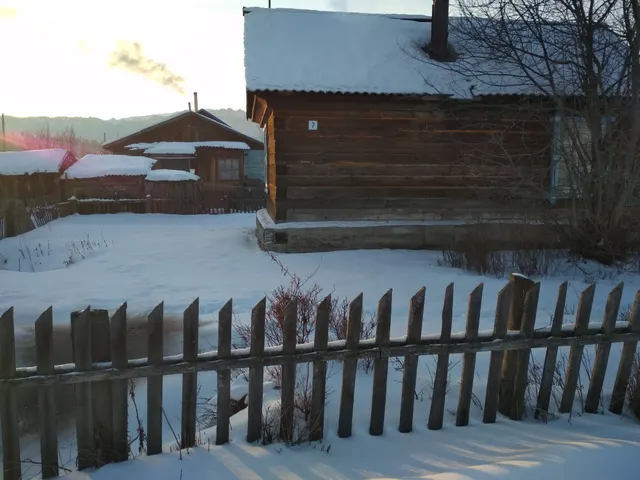 Нежилое здание площадью 25,1 кв.м, кадастровый номер: 04:08:060301:305  с земельным участком площадью 297  кадастровый: 04:08:060301:183